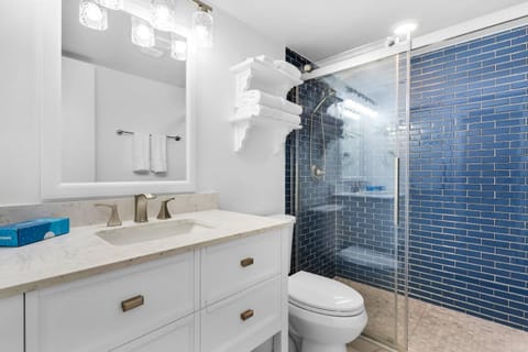 Sugar Beach C-8 (2/2) House in Lower Grand Lagoon