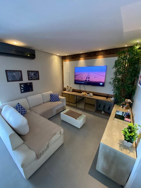 TV and multimedia, Living room, Evening entertainment