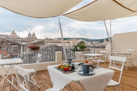 Day, View (from property/room), Balcony/Terrace, Food and drinks, Decorative detail, Food, City view, Landmark view, Entertainment, Italian breakfast, Non alcoholic drinks