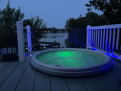 Night, Natural landscape, Hot Tub, Lake view