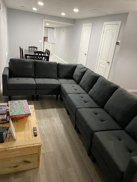 Spacious 3 Bedroom , 2 Bath House House in Stono River