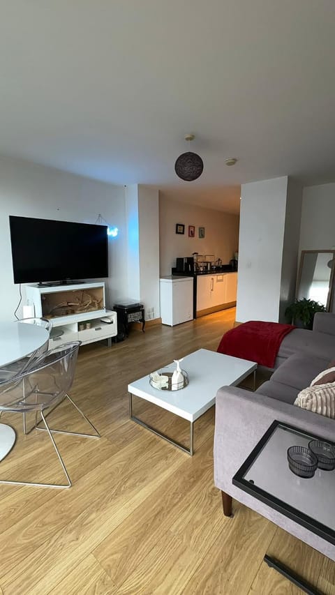 Communal lounge/ TV room, Communal lounge/ TV room