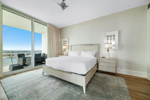 Bed, View (from property/room), Balcony/Terrace, Bedroom