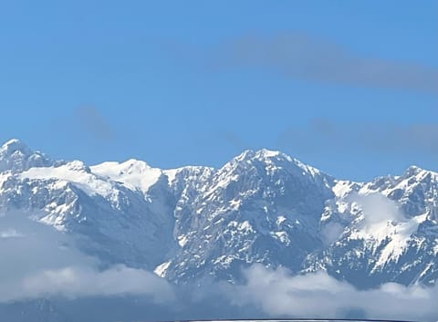 Nearby landmark, Mountain view