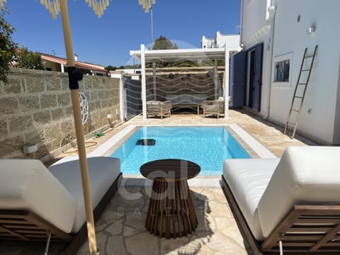 Patio, Pool view, Swimming pool, sunbed