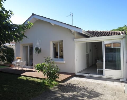 Property building, Garden, Garden view