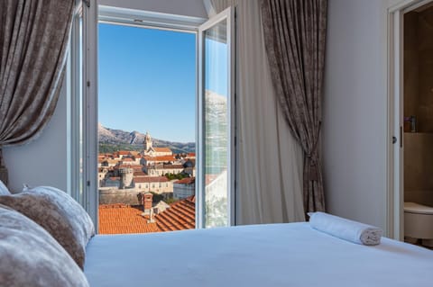Bedroom, City view, Mountain view