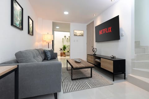 Communal lounge/ TV room, TV and multimedia, Living room, Seating area, Evening entertainment