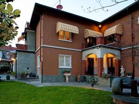 Facade/entrance, Facade/entrance