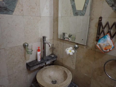 Amed Homestay House in Abang