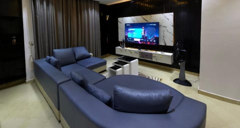 Communal lounge/ TV room, TV and multimedia, Living room