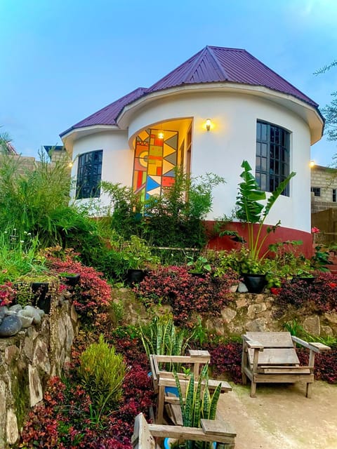 Property building, Day, Garden, Garden view