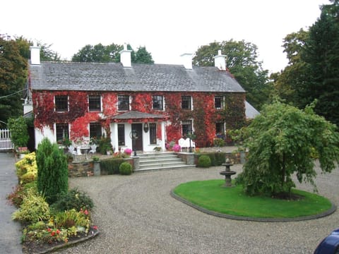 Property building, Facade/entrance, Day