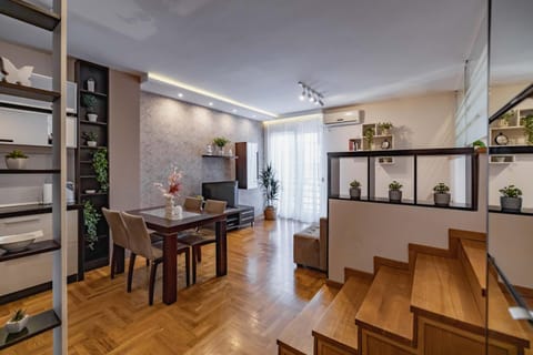 Living room, Seating area, Dining area