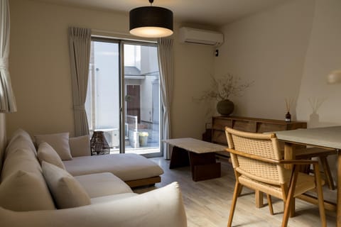 Living room, Dining area