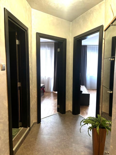 Апартамент 8 Apartment in Varna