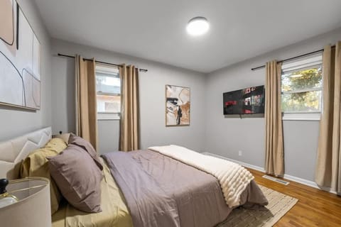 Joliet Cozy Oasis 4BR House in Joliet