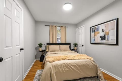 Joliet Cozy Oasis 4BR House in Joliet