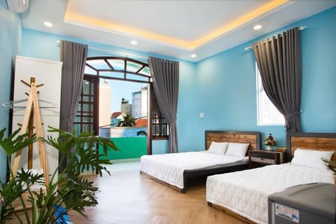 Bed, Living room, Photo of the whole room, Seating area, Bedroom