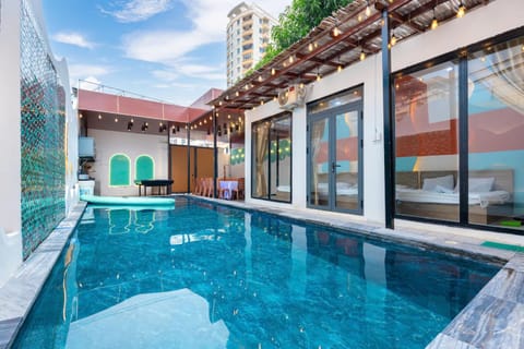 Property building, Off site, Day, Pool view, Swimming pool, sunbed