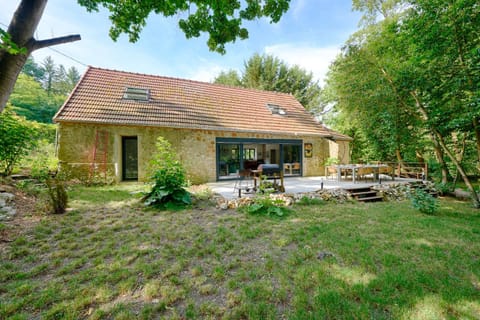 Property building, Garden, Garden, Balcony/Terrace