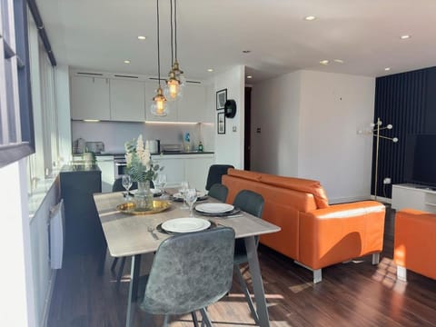 Balcony 60 Inch TV Penthouse City Centre with views Apartment in Liverpool