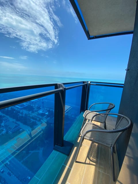 Patio, Day, Natural landscape, View (from property/room), Balcony/Terrace, Pool view, Sea view, Swimming pool, sunbed