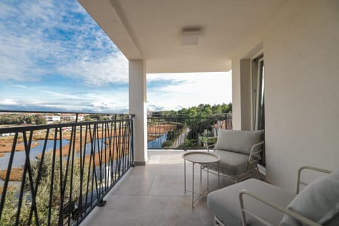 Day, Natural landscape, View (from property/room), Balcony/Terrace, Seating area