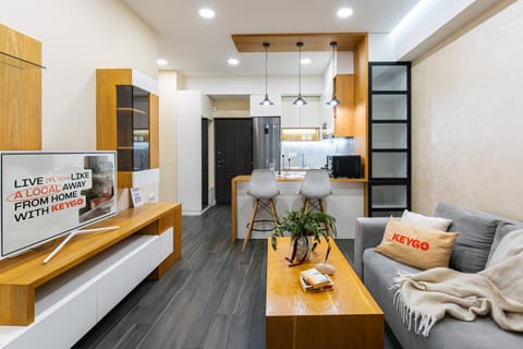 Kitchen or kitchenette, Living room, Seating area, Dining area, oven, wardrobe