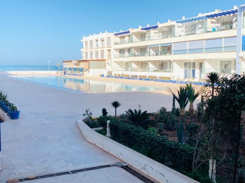 Property building, Day, Beach, Pool view, Sea view, Swimming pool