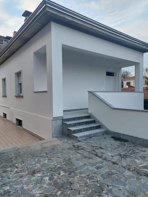 Casa enna Villa in Piacenza