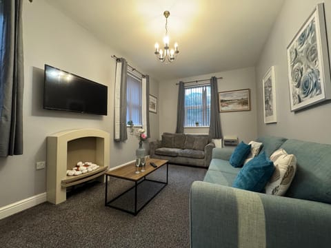 Omega Apartment - 3 Bedrooms - Sleeps 5 Apartment in Copeland District