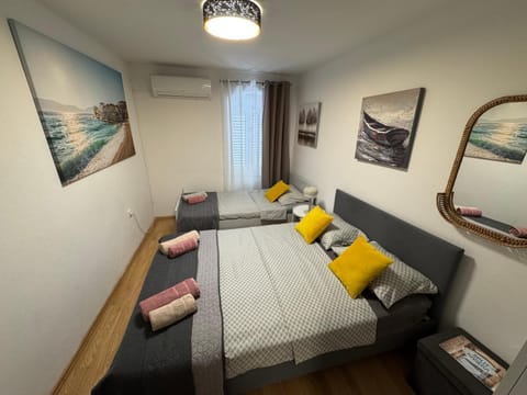 Bed, Bedroom, towels, air conditioner