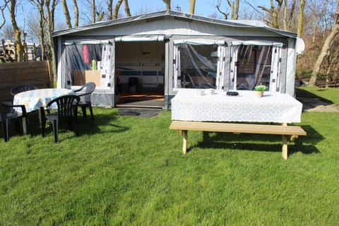 Caravan 't Koekoeksnest Campground/ 
RV Resort in Domburg
