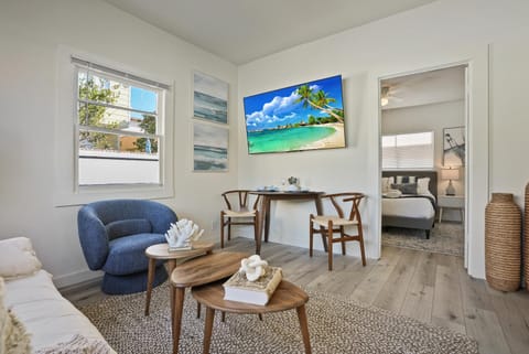 Draper Bungalow By CoastVH - Charming 1940 House in La Jolla