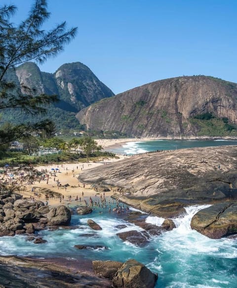 Flat Alecrim Praia Itacoatiara Apartment in Niterói