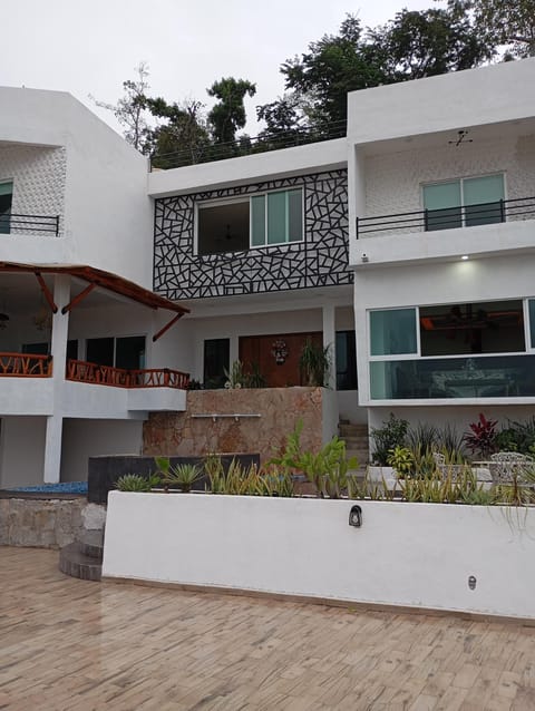 Casa Rubi House in Acapulco