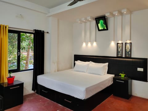 Bed, Photo of the whole room, Bedroom, air conditioner
