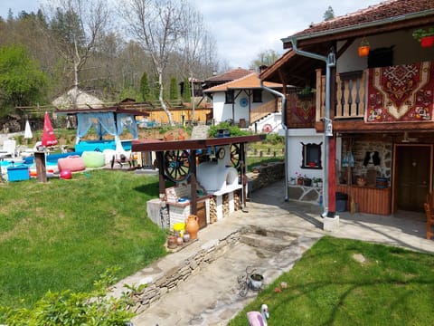 Property building, Balcony/Terrace, Garden view