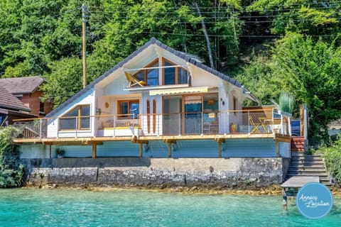 Chalet Coquillage Waterfront Escape on Lake House in Doussard