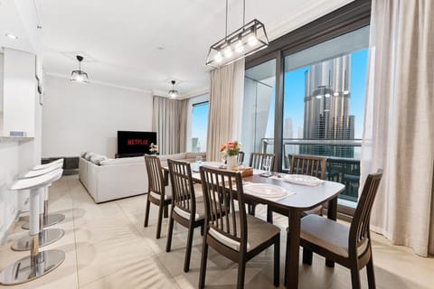 Communal lounge/ TV room, Seating area, Dining area, Evening entertainment
