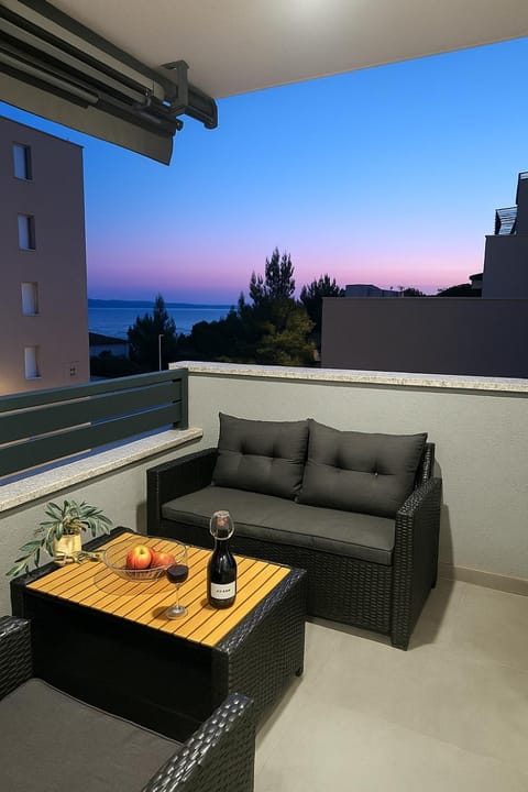 Holiday Home Vučko with Jacuzzi House in Makarska