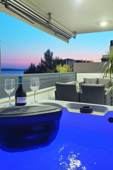 Holiday Home Vučko with Jacuzzi House in Makarska