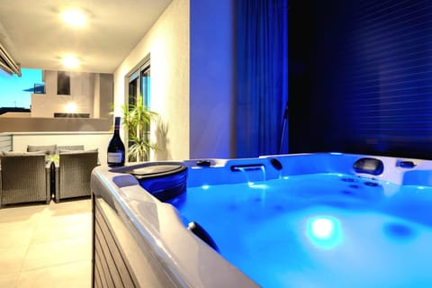 Holiday Home Vučko with Jacuzzi House in Makarska