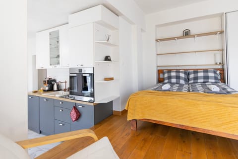 Bed, Kitchen or kitchenette, Bedroom, wardrobe, kitchen