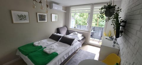 Bed, Photo of the whole room, towels