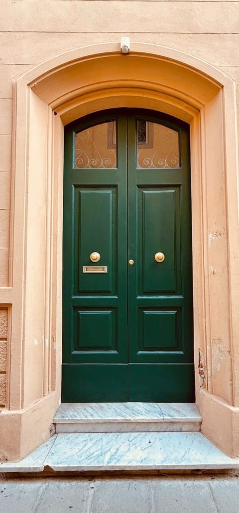 Property building, Facade/entrance