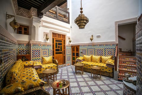 Toilet, Balcony/Terrace, Living room, Seating area
