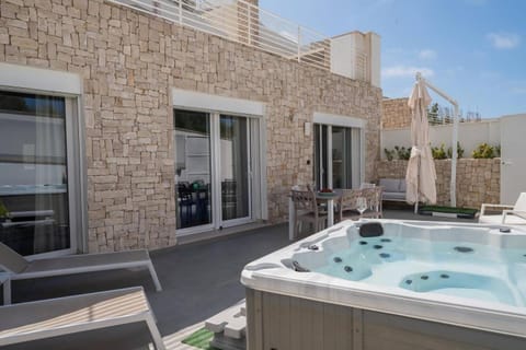 Patio, Hot Tub
