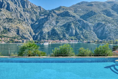 Pool view, Swimming pool